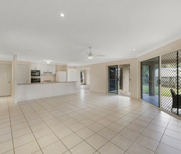 SPACIOUS, COMFORTABLE & PERFECTLY POSITIONED � YOUR BARGARA LIFESTY... - Photo 2
