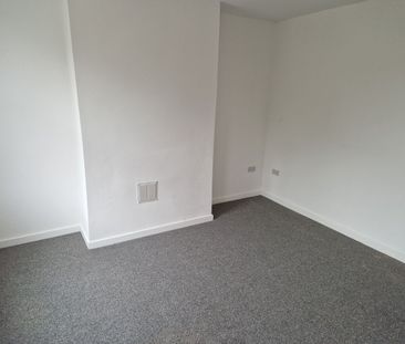 3 Bed Terraced House, Moor Road, LS10 - Photo 5