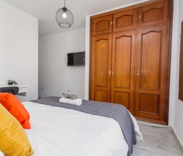 Calle Martínez de la Rosa, Málaga, Andalusia 29010 - Photo 2