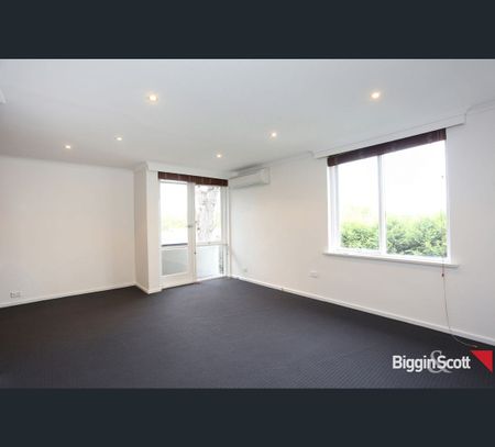 15/10 Cromwell Rd, South Yarra, Vic 3141 - Photo 4