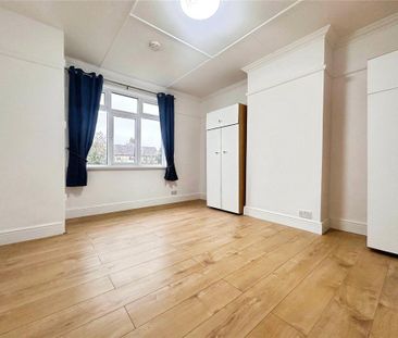 3 bedroom semi-detached house to rent - Photo 6