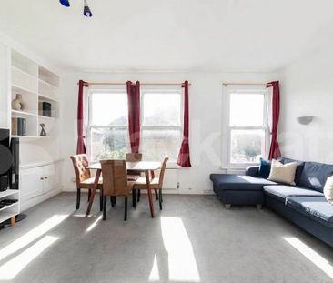 A well-presented one bedroom split-level property to rent on Thornf... - Photo 1