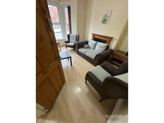 4 bedroom terraced house to rent - Photo 1