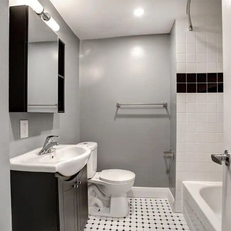 60 Tyndall Ave — 1 Bedroom - Photo 3