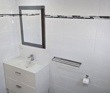 1/6 Abbott Street, Oonoonba, Qld 4811 - Photo 3