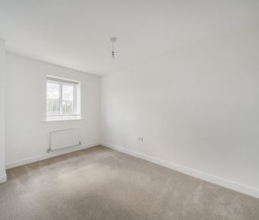 Upton Hall Crescent - Photo 4