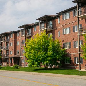 Magnifique 4 1/2 Avec Ascenseur - Photo 2