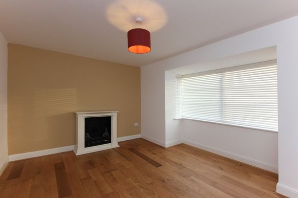 Hampden Square, Heyford Park - Photo 1