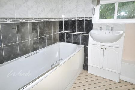 2 bedroom ground floor flat to rent - Photo 5