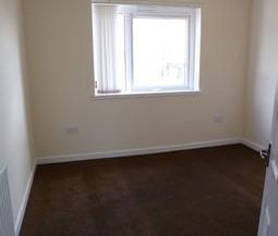3 bedroom flat to rent - Photo 6