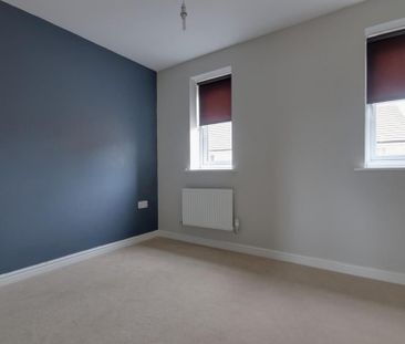 2 bedroom end of terrace house to rent - Photo 4