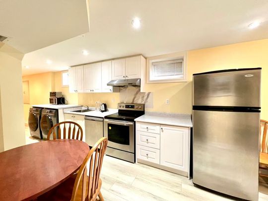 For Lease - 23 Toporowski Avenue, Richmond Hill, Ontario - Photo 1