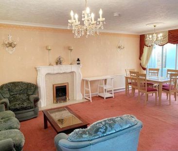 5 bedroom bungalow to rent - Photo 1