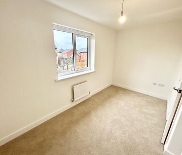 2 bedroom end of terrace house to rent - Photo 4