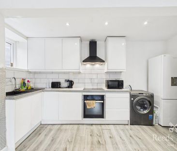 3 bedroom end of terrace house to rent - Photo 6