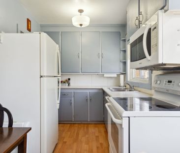 For Lease - 2585 Lake Shore Boulevard, Toronto, Ontario - Photo 1