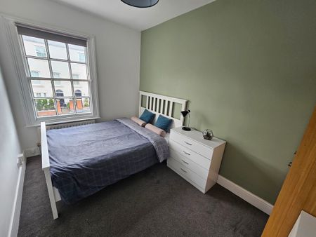 6 Bed Student Accommodation - Photo 4