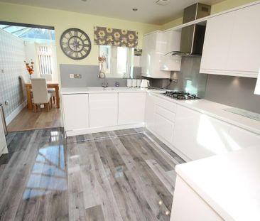 2 bedroom semi-detached house to rent - Photo 6