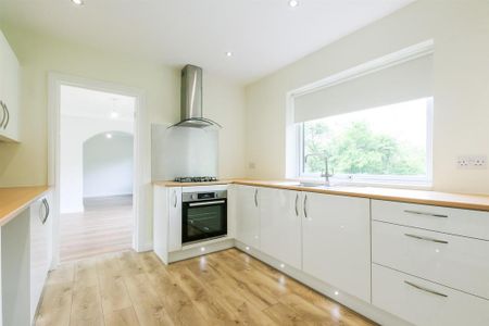 3 bedroom detached house to rent - Photo 5