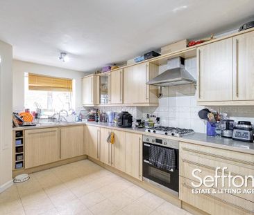 3 bedroom semi-detached house to rent - Photo 6