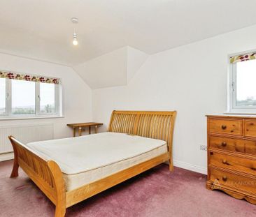 4 bedroom detached house to rent - Photo 1