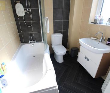 2 bedroom terraced house to rent - Photo 4