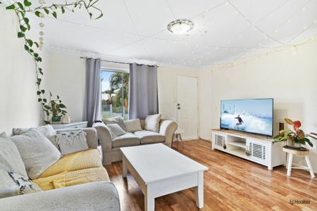 Dual Living Home With Pool! - Photo 4