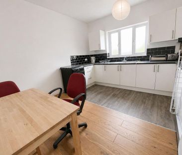 Property to rent - Photo 2