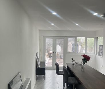 5 bedroom terraced house to rent - Photo 4