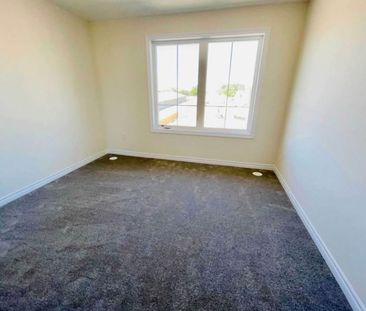 For Lease - 470 Beresford Path Unit# 9, Oshawa, Ontario - Photo 3