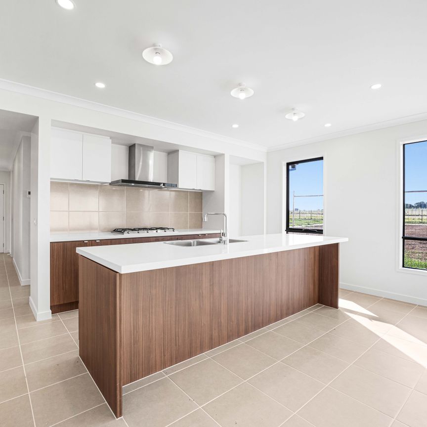 The Perfect Setting for Your Next Chapter - Photo 1