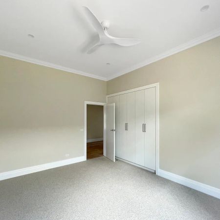 Luxury Fully Renovated Family Home in Prime Benalla Location - Photo 5