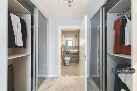 4 bedroom terraced house to rent - Photo 4