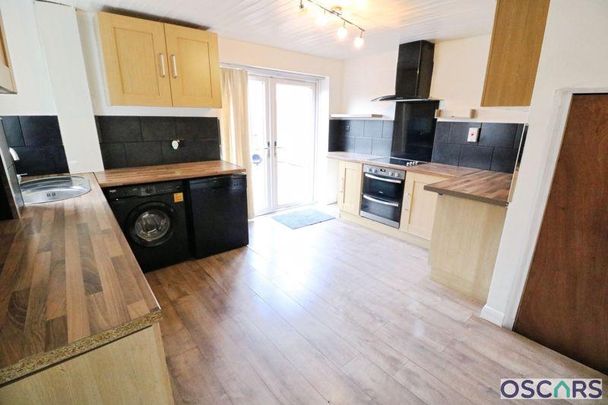 3 bedroom semi-detached house to rent - Photo 1