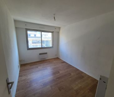 Appartement 1 pièces 17m2 MARSEILLE 1ER 421 euros - Photo 2