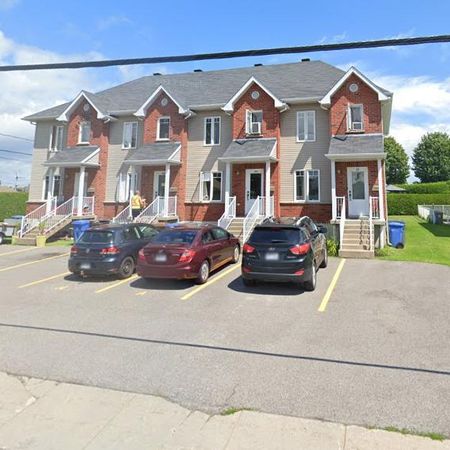 Maison de ville à louer à NDP – Disponible dès maintenant ! - Photo 3