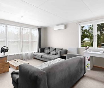 Affordable 4 Bedroom Home in Chartwell - Photo 1