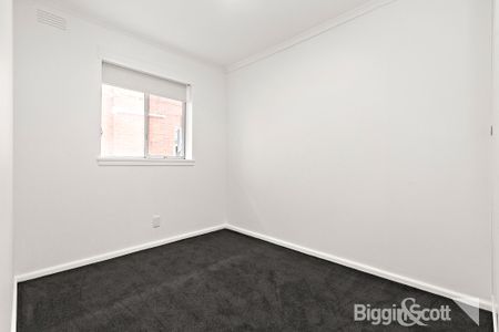 MODERN COZY ONE BEDDER - Photo 5
