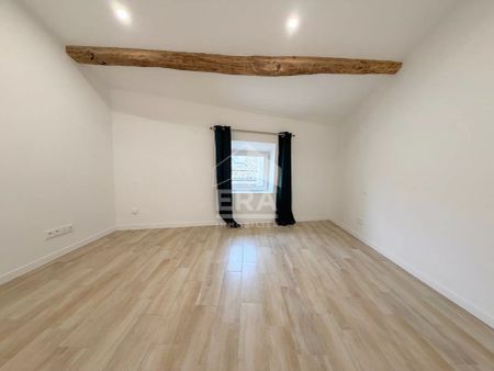 A LOUER LOURMARIN 84160 CENTRE VILLE APPARTEMENT MEUBLE TRIPLEX D'ENVIRON 61M² LOI CARREZ (76M² AU SOL) AVEC CAVE - Photo 3