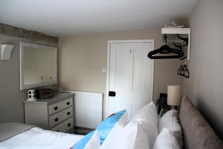 2 bedroom terraced house to rent - Photo 4
