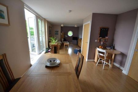 2 bedroom maisonette to rent - Photo 4