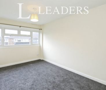 3 bedroom house to rent Darrall Gardens, ST4 - Photo 5