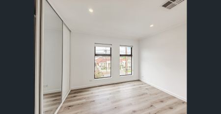 Brand New Executive Home Ready for Moving In - Photo 2