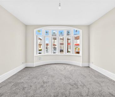 3 bedroom end of terrace house to rent - Photo 4