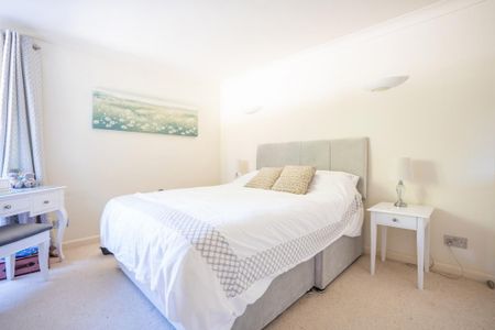 3 bedroom flat to rent - Photo 2