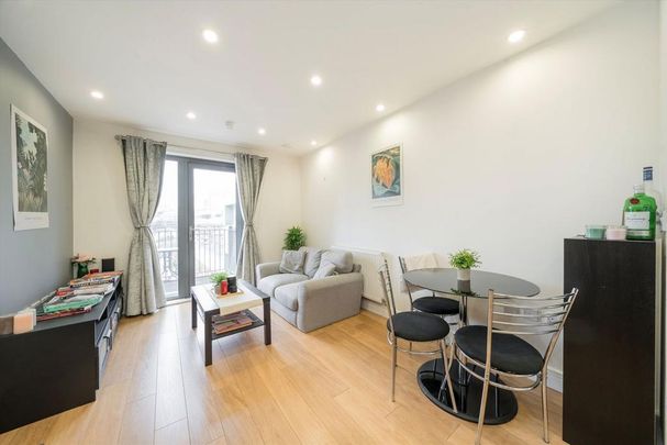 1 bedroom flat to rent - Photo 1