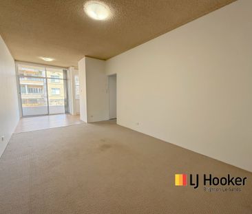 SPOTLESS AND SPACIOUS ONE BEDROOM APARTMENT ON THE FIRST FLOOR! - Photo 2