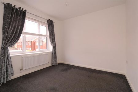 4 bedroom terraced house to rent - Photo 2
