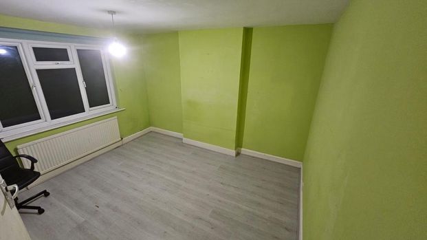 4 bedroom house of multiple occupation to rent - Photo 1