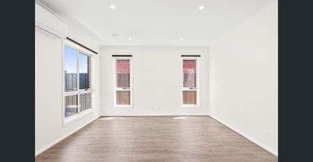 Stunning Family Home in Werribee - Photo 3